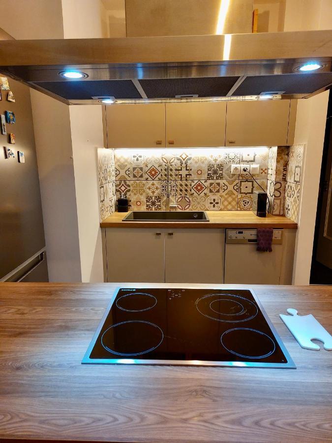 Christina-Anna Athens City Center Walking Distance To Everywhere And Acropolis, In One Of The Most Favorable Locations By National Gardens And Zoo, Hellenic Parliament In Syntagma And Stylish Exquisite Kolonaki Cozy Renovated Apartment Dış mekan fotoğraf