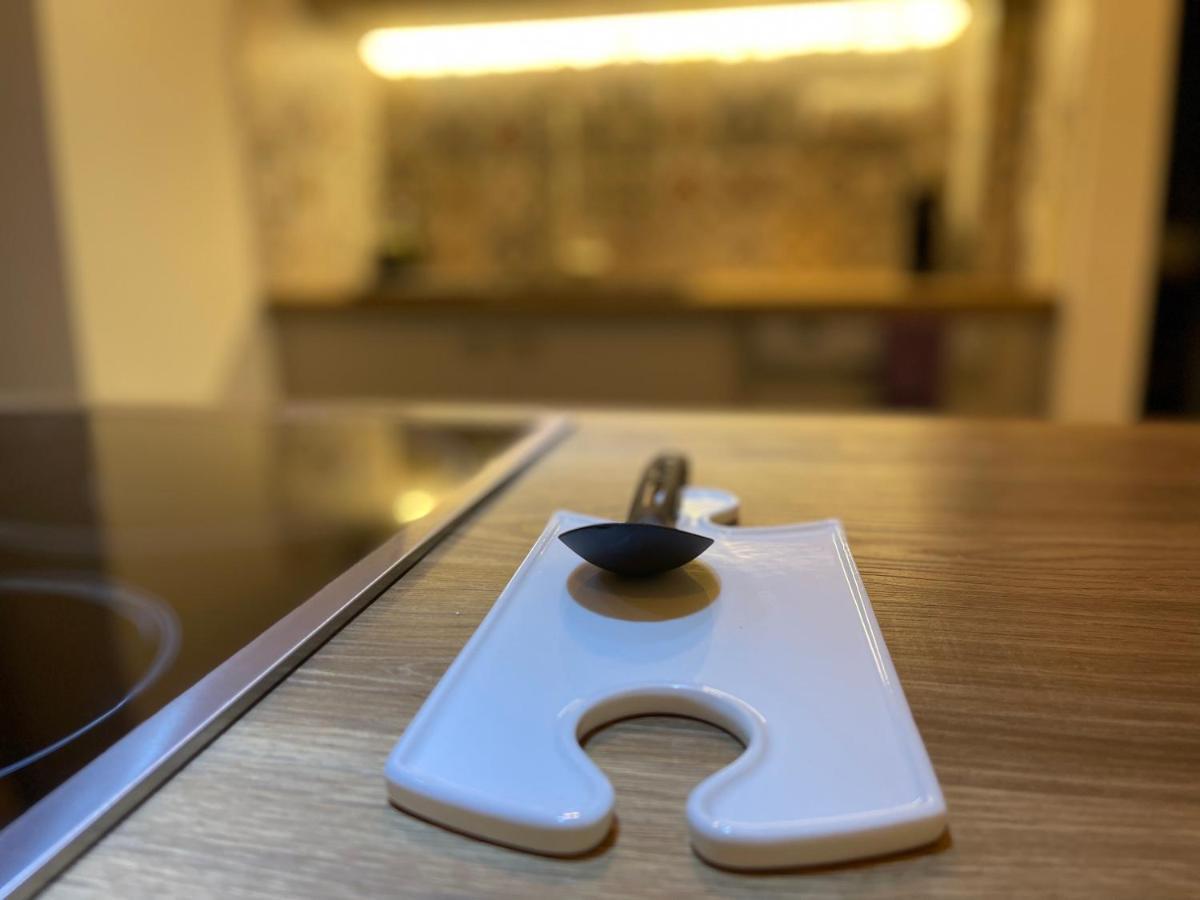 Christina-Anna Athens City Center Walking Distance To Everywhere And Acropolis, In One Of The Most Favorable Locations By National Gardens And Zoo, Hellenic Parliament In Syntagma And Stylish Exquisite Kolonaki Cozy Renovated Apartment Dış mekan fotoğraf